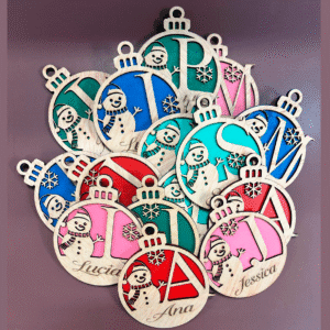 Bola madera con inicial y nombre